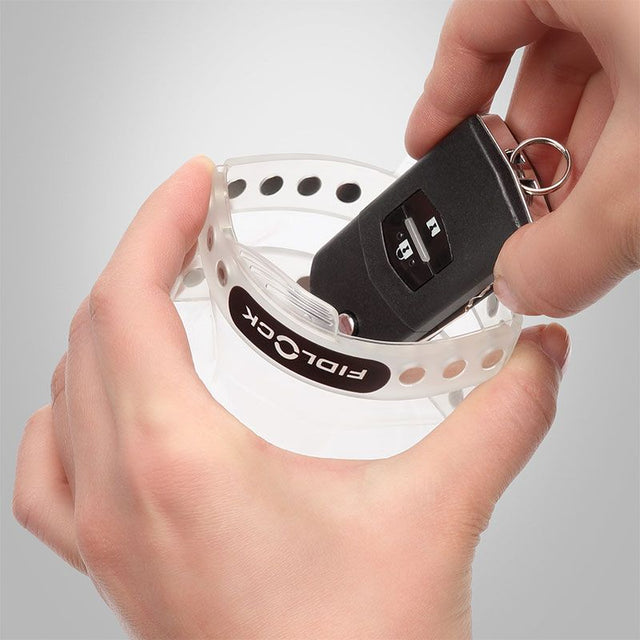 FIDLOCK-HERMETIC-dry-bag-mini-Rendering-car-key_800x800