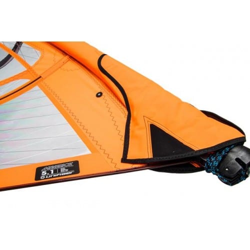 Uni-Maverick-neerh.-500x500