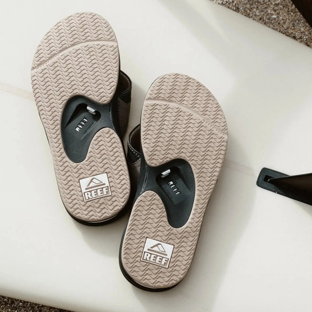 Reef Leather Fanning Dark Brown